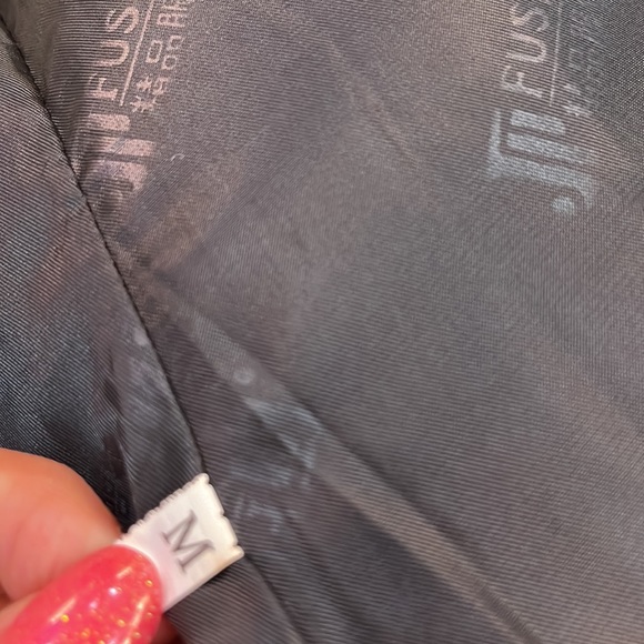 Fushi Glossy black faux fur with a beautiful rich sheen unlike flat faux furs - Picture 7 of 8